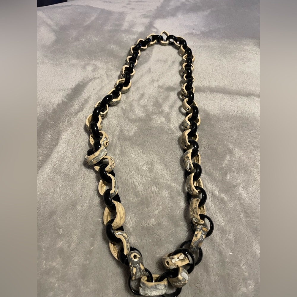 Elegant Black and Gold Chain Necklace